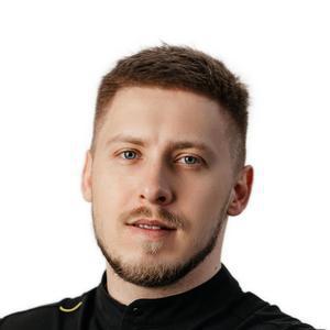 Карлацкий Максим Дмитриевич